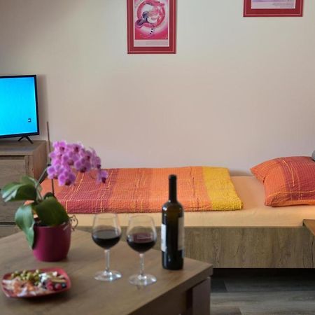 Penzion a wellness U Třeboňské madony Extérieur photo