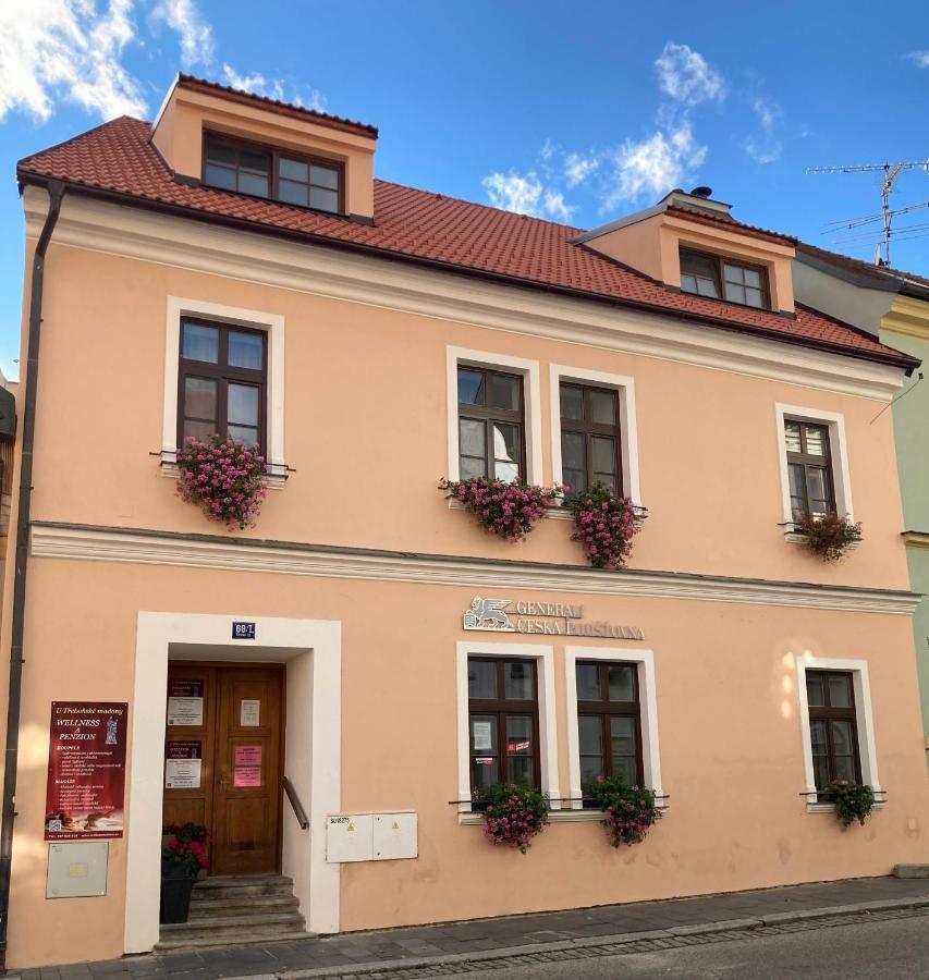 Penzion a wellness U Třeboňské madony Extérieur photo
