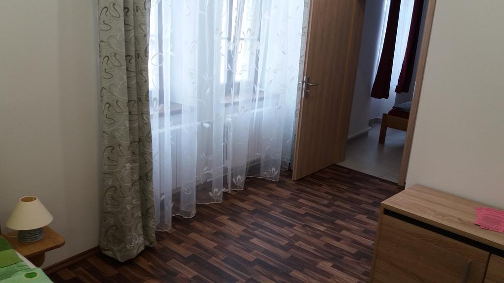 Penzion a wellness U Třeboňské madony Extérieur photo