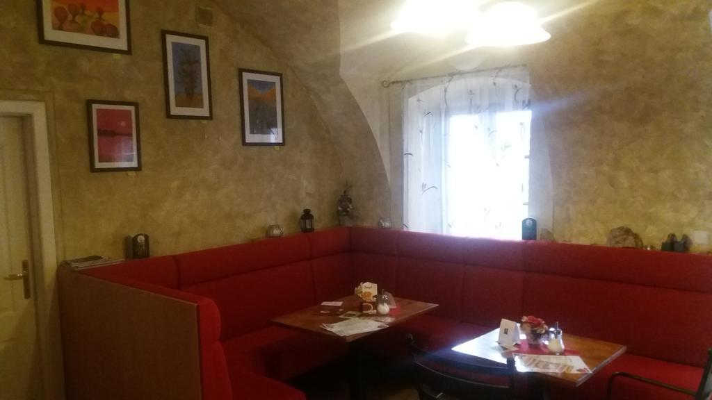 Penzion a wellness U Třeboňské madony Extérieur photo
