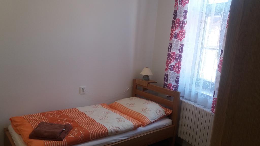 Penzion a wellness U Třeboňské madony Extérieur photo